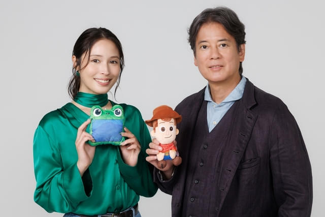 広瀬アリス（左）、唐沢寿明（右）