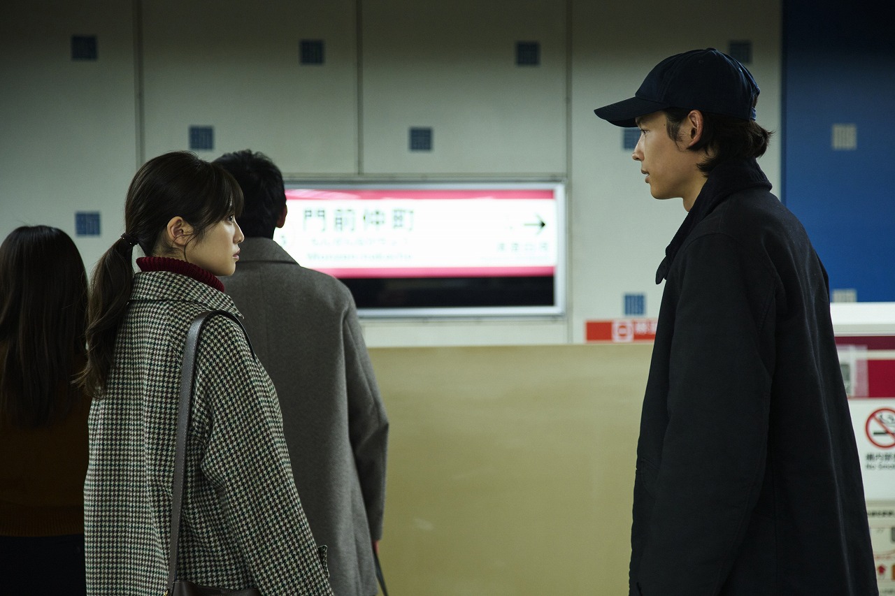 松村北斗＆今田美桜、禁断の出会いの瞬間「白鳥とコウモリ」新場面写真
