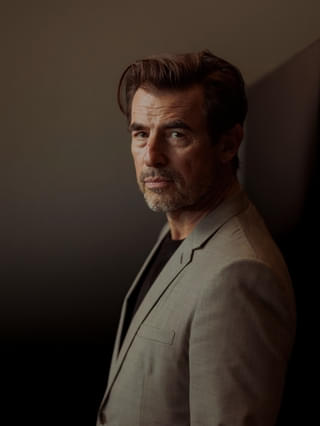 フランス的プロジェクトXが現代日本人にも刺さるわけ 「新凱旋門物語」主演俳優クレス・バングに聞く【インタビュー】