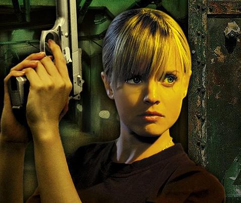 オヤジキラーのミーナ・スバーリが、音楽プロデューサーと婚約