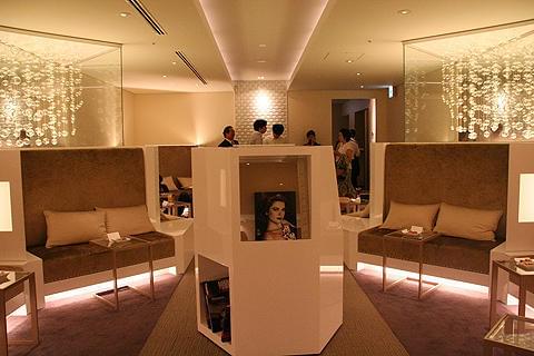 カッシーナの快適ソファも設置