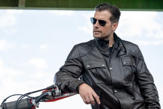 ガイ・リッチーが自信を見せるスタイリッシュな脱出劇「グレイミッション」本編映像