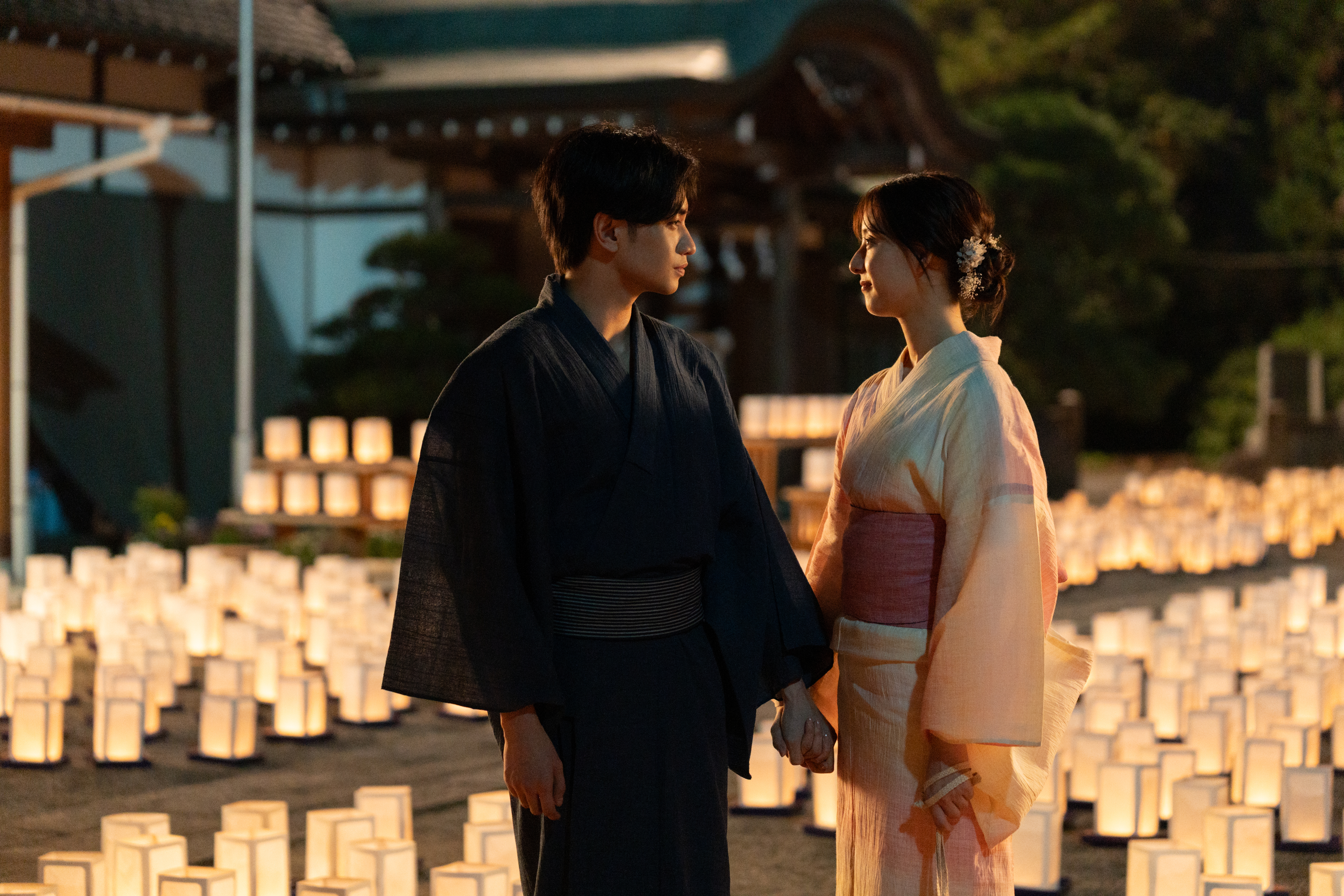 中島健人主演、新木優子演じる初恋相手との恋模様「SとX」“30代のリアルな日常”捉えた場面写真