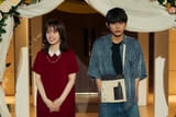 土屋太鳳×佐久間大介「マッチング TRUE LOVE」、主人公の亡き親友の妹役の豊嶋花と謎めいた大学生役の倉悠貴の場面写真を披露