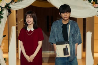 土屋太鳳×佐久間大介「マッチング TRUE LOVE」、主人公の亡き親友の妹役の豊嶋花と謎めいた大学生役の倉悠貴の場面写真を披露