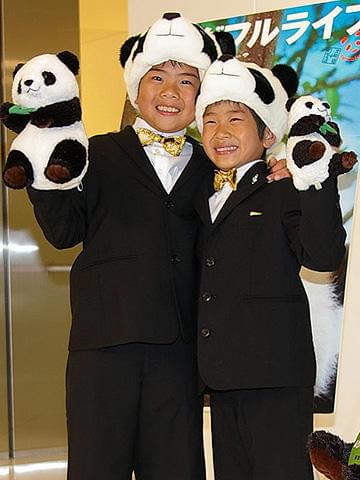 打倒「ポニョ」！小学生兄弟が「パンダフルライフ」で歌手デビュー