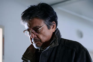 「殺したのは私です…」三浦友和×柄本佑×前原滉の息呑む心理戦 東野圭吾原作「白鳥とコウモリ」本編映像