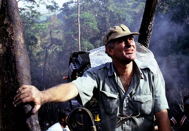 「ハンバーガー・ヒル」ジョン・アービン監督が死去、86歳