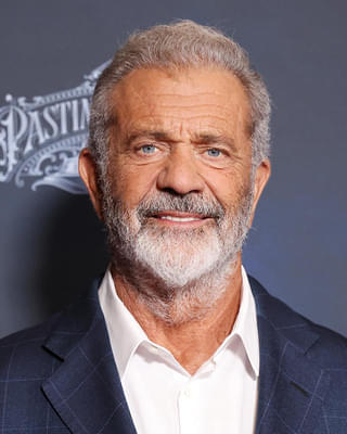 メル・ギブソン、手話通訳者をマネたとして批判浴びる