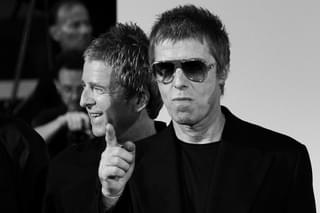 【第83回ベネチア国際映画祭】ロバート・パティンソン主演のコンペ注目作、「オアシス」ドキュメンタリー上映 ギャラガー兄弟が登場