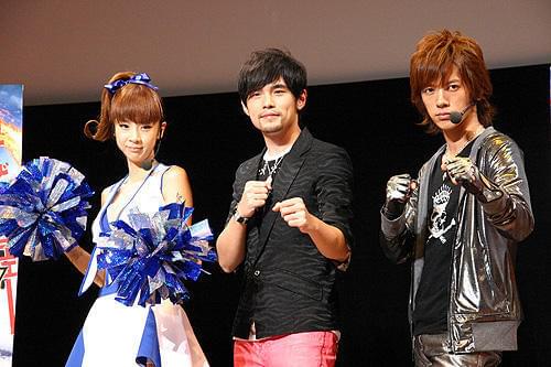 「カンフー・ダンク！」のジェイ・チョウ、ほしのあきの胸元にタジタジ