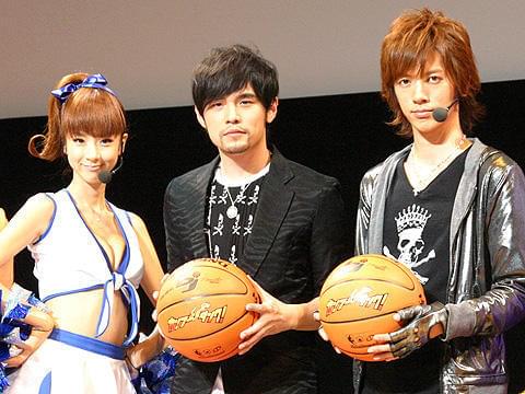 「カンフー・ダンク!」のジェイ・チョウ、ほしのあきの胸元にタジタジ