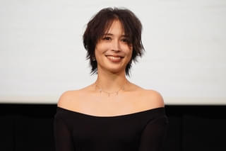広瀬アリス、髪バッサリで晴れやか笑顔 矢崎仁司監督は田中拓人さんを偲ぶ【「沖晴くんの涙を殺して」初日舞台挨拶】