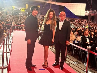 丸山隆平＆沢尻エリカ、釜山国際映画祭レッドカーペットに登場！ 総額6000万円のジュエリーを身に付けファン魅了