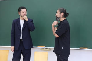 浅野忠信＆山田孝之、俳優オーディション番組「THE OPEN CALL」で圧巻の即興演技！ 涙ぐむ候補者も
