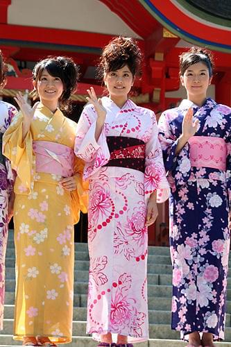 福田沙紀の初主演作「櫻の園」は“ピンク色”。浴衣でヒット祈願