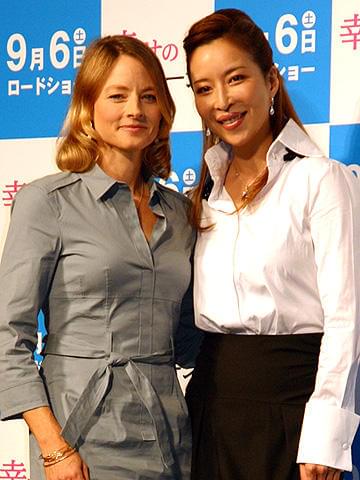 ジョディ・フォスターが新婚・真矢みきを祝福。「幸せの1ページ」来日会見