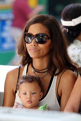 娘もやがてはミスコン荒らし？