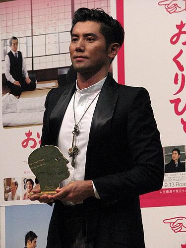 「おくりびと」モントリオール映画祭グランプリの受賞報告会見