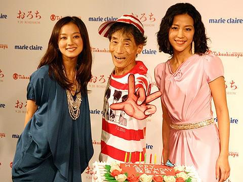 お若く見える美人姉妹だこと