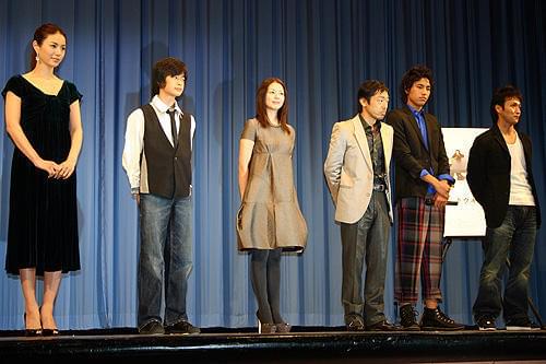 キョンキョンの今だから言える秘密とは？「トウキョウソナタ」特別試写会