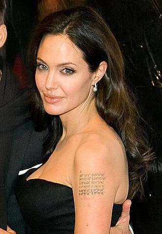 全身に何個のタトゥが？