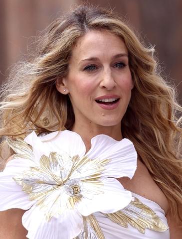 サラ・ジェシカ・パーカー製作のHBOの新コメディ、主演女優3人が決定