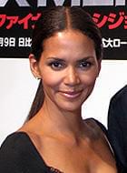 米エスクァイア誌が選ぶ「最もセクシーな女性」ハル・ベリー、第2子計画中