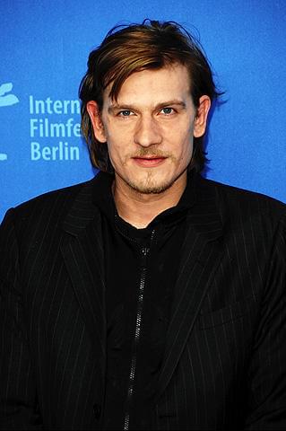 「ポーラX」の仏俳優ギョーム・ドパルデュー、37歳で急逝