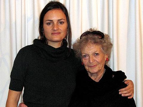 88歳の主演女優と女性監督に聞く「マルタのやさしい刺繍」