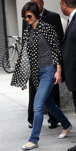 ケイティ・ホームズが「H＆M×コム・デ・ギャルソン」を早くも着用！