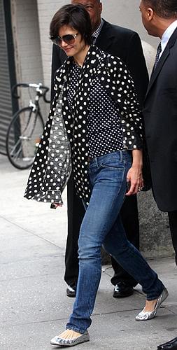 ケイティ・ホームズが「H＆M×コム・デ・ギャルソン」を早くも着用！