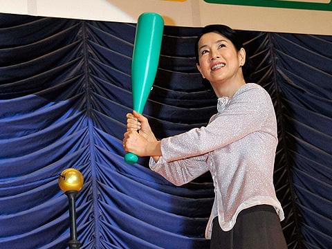 吉永小百合が豪快ホームラン!?「まぼろしの邪馬台国」初日舞台挨拶