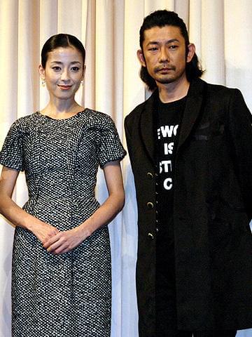 卵をエロティックに食べる宮沢りえに注目！「ゼラチンシルバーLOVE」