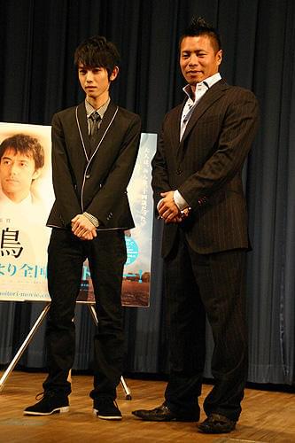 メジャーリーガー岩村明憲が中高生にメッセージ。「青い鳥」試写会