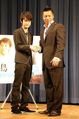 メジャーリーガー岩村明憲が中高生にメッセージ。「青い鳥」試写会
