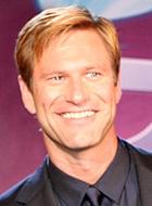 ハンサムで知的なヒーローに？