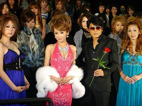 100人のキャバクラ嬢に高橋克典も大喜び！「特命係長 只野仁」試写会