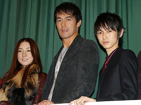 阿部寛が主演作に「言葉が心に響いた」と自負。「青い鳥」初日