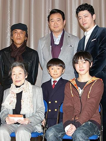 菅井きん、岡本健一と手を繋いで“恋する乙女”に!?「ぼくのおばあちゃん」