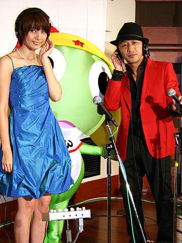 内藤大助、歌を亀田兄弟と比べられて……？「超劇場版ケロロ軍曹」会見