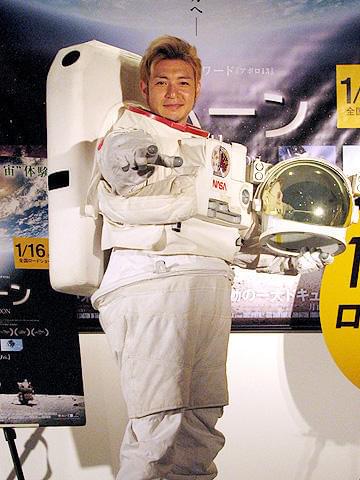 元ウルトラマンだけにスケールでかっ！