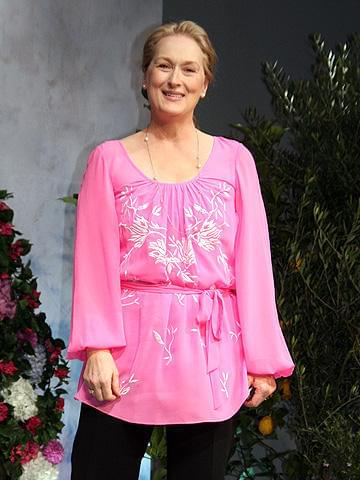 メリル・ストリープ、「マンマ・ミーア！」来日会見でノリノリダンス！