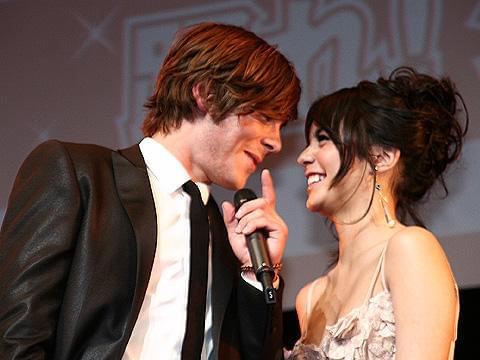 ファンの熱気におされて2人の熱も上昇?