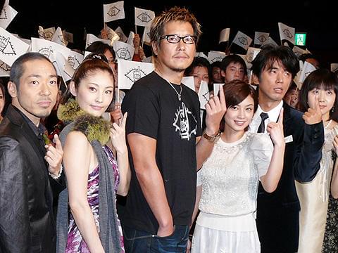 カンナ役を体当たりの平愛梨カンゲキ！「20世紀少年 第2章」初日