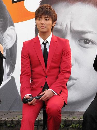 成宮寛貴、水嶋ヒロらが品川監督をベタ褒め！「ドロップ」会見