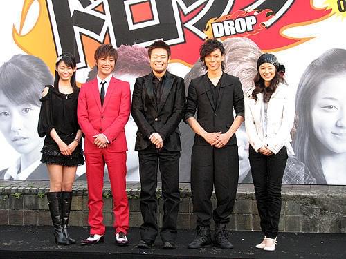 成宮寛貴、水嶋ヒロらが品川監督をベタ褒め！「ドロップ」会見