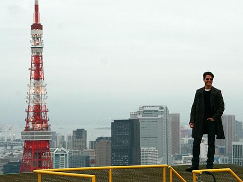 地上から約167メートル高所も、トムはへっちゃら！