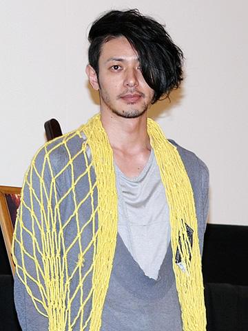 オダギリジョー、多国籍なブラジルロケを満喫。「プラスティック・シティ」初日