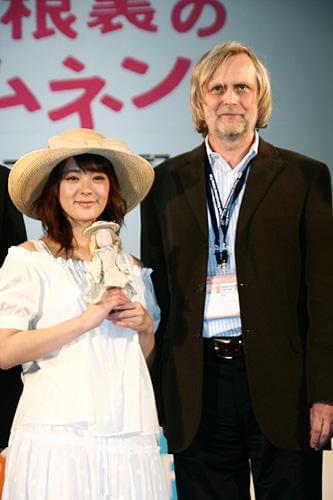 貫地谷しほり、チェコアニメ「屋根裏のポムネンカ」の声優でご満悦